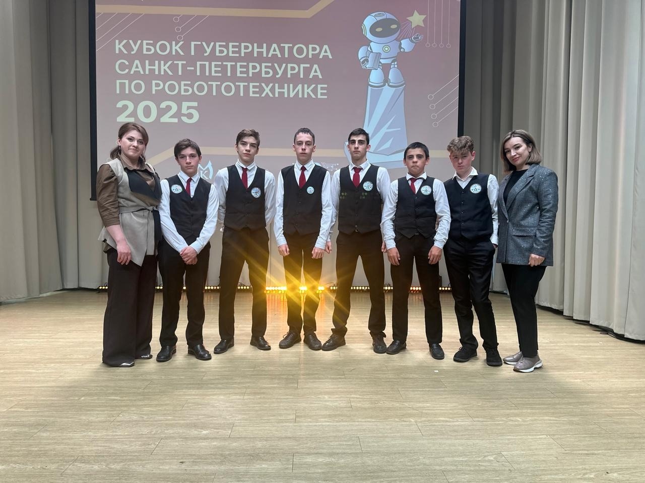 Республиканский центр образования ( РЦО) приняли участие в престижном Чемпионате профессионального мастерства «Кубок Губернатора по робототехнике 2025», который состоялся в Санкт-Петербурге.